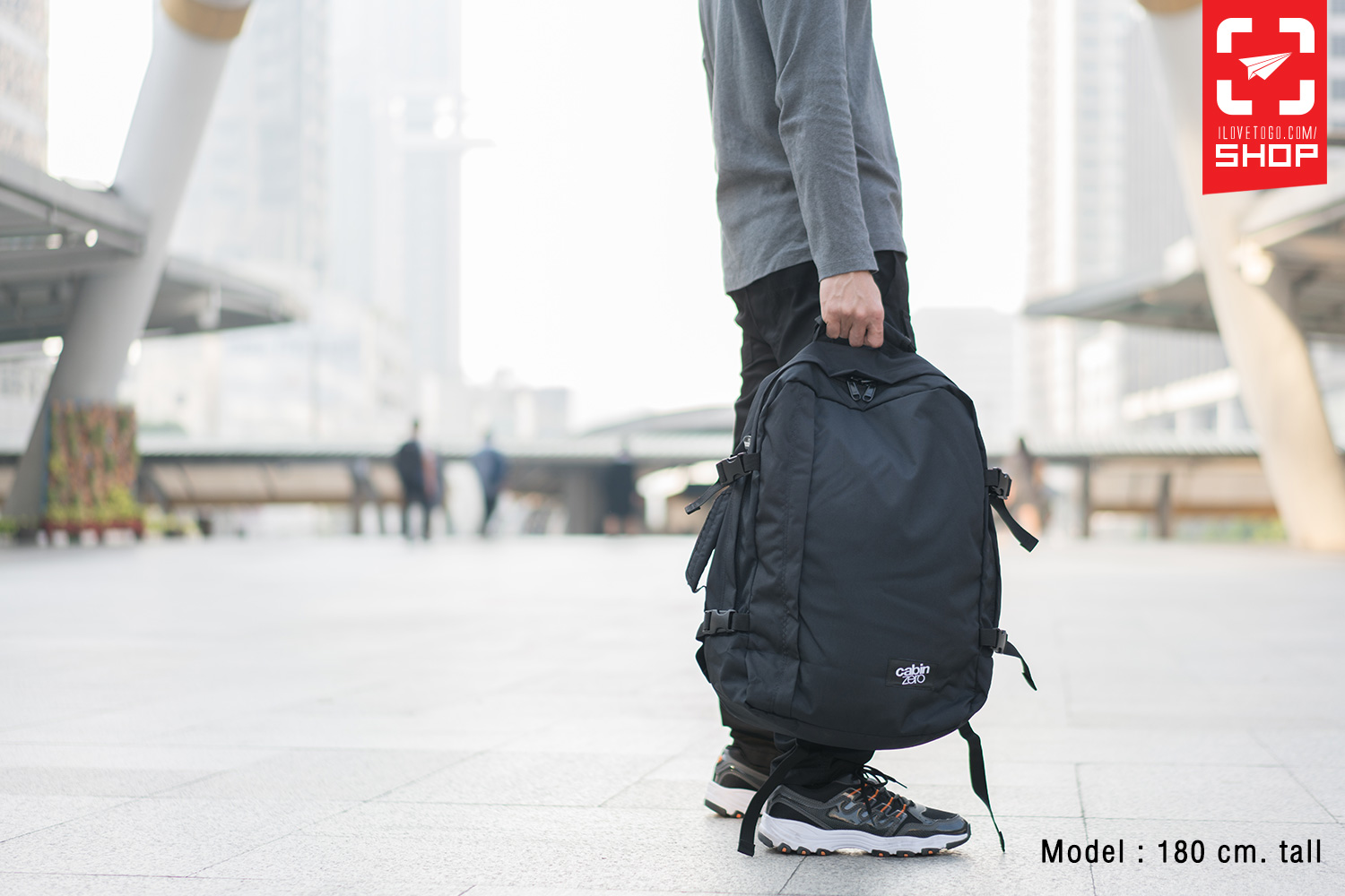 CabinZero Classic Black 44L